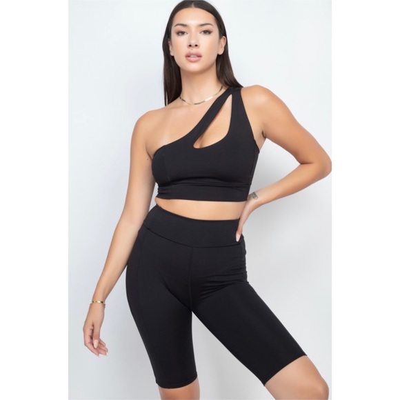 Top and biker short workout set - Picture 3 of 4